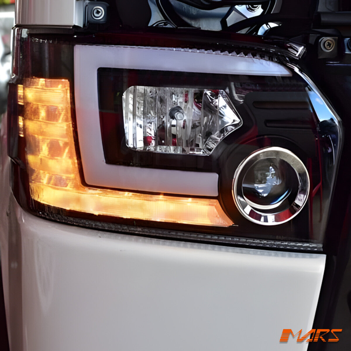 Black LED Projector Head Lights Sequential Indicator for Toyota Hiace Van 15-19