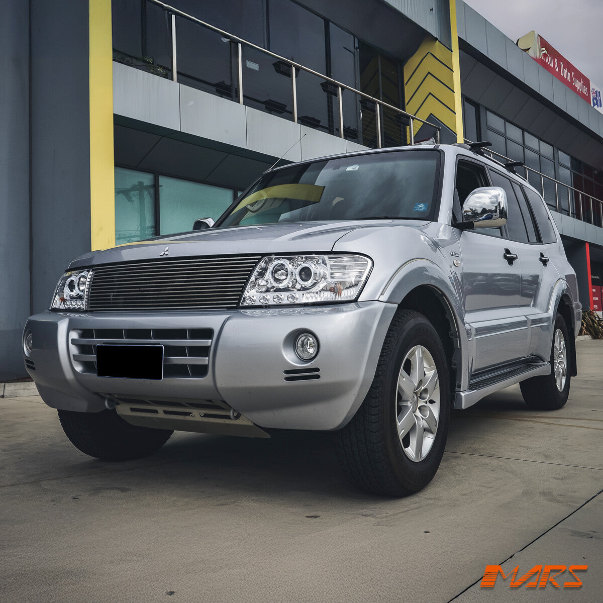 Crystal High Power LED Angel-Eyes Head Lights for MITSUBISHI PAJERO 00-06 NM NP